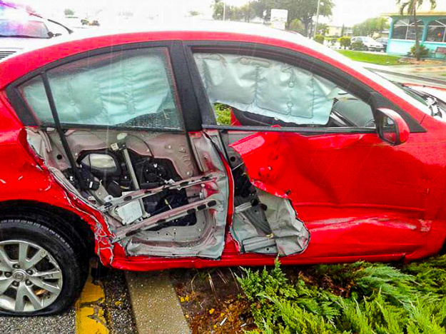 dave-siskin-20150821-car-crash